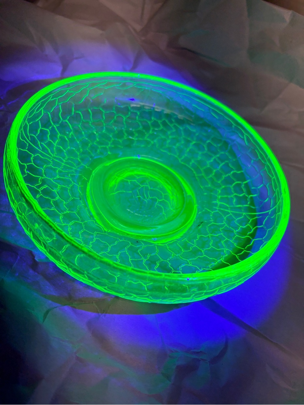 L.E. Smith “by Cracky” Uranium Crackle Vasaline Glass Bowl 6 1/4 inches
